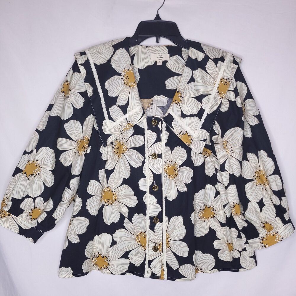Entro Blouse Medium Black Daisy Print Sailor Collar